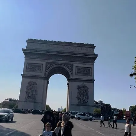 Very Close To Arc De Triomphe Homestay *