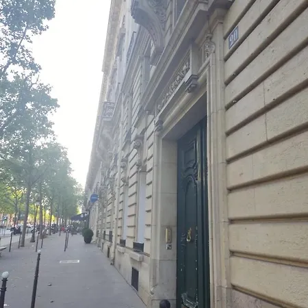 Very Close To Arc De Triomphe *